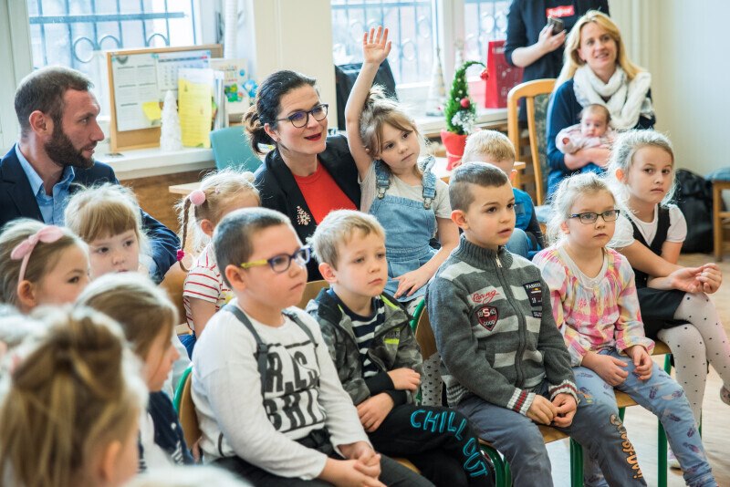 Zajęcia z dziećmi oraz Prezydent Miasta Gdańska, dziecko zgłaszające się do odpowiedzi